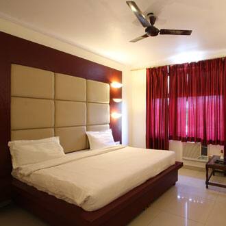 The Taj Residency, Agra 4